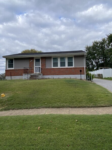 Front - 421 N Hammonds Ferry Rd