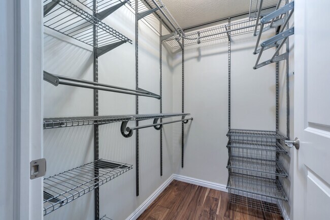 Walk In Closet - 5 S 500 W
