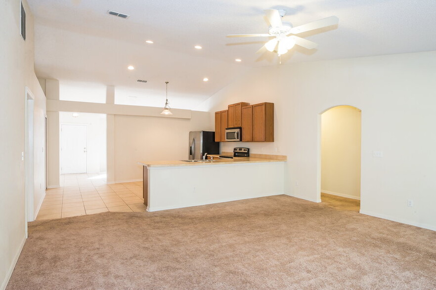 Building Photo - 11040 Apple Blossom Trail W