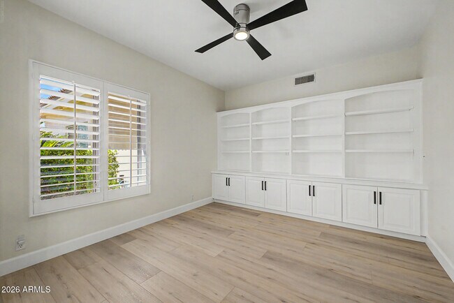 Building Photo - 3740 E Tonto Ct