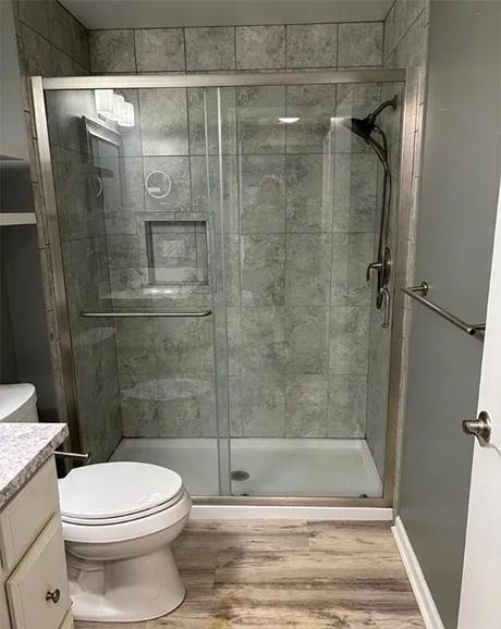 Building Photo - 120 Charter Oaks Dr