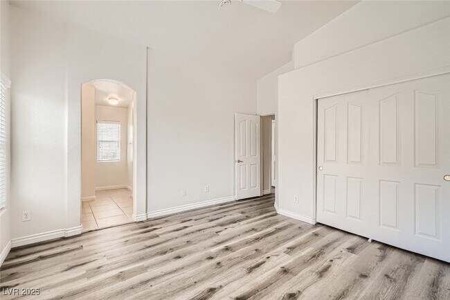 Building Photo - 8729 Horizon Wind Ave