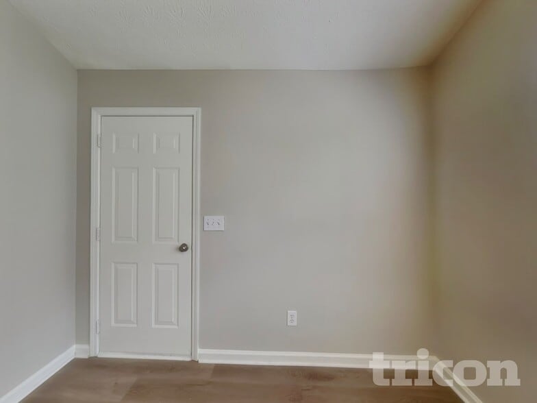 Building Photo - 1469 Buckingham Pl