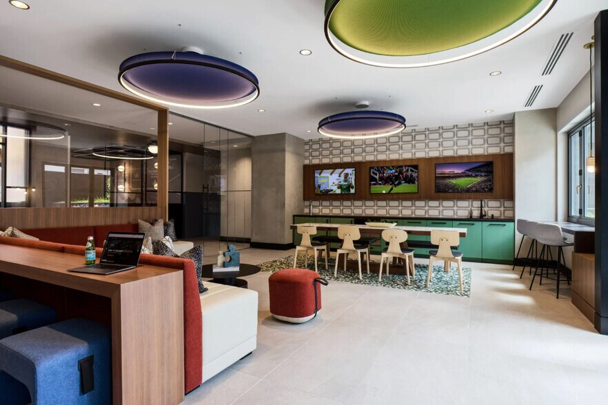 Building Photo - 60 I St SW