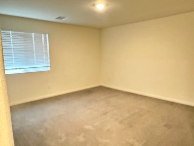 Building Photo - 4732 Peacock Cliffs Ave