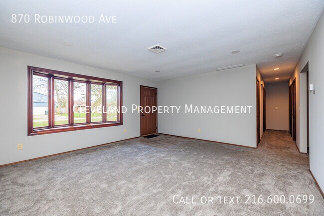 Building Photo - 870 Robinwood Ave