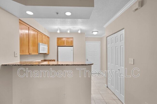 Building Photo - 3101 N Hampton Dr