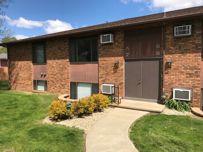 Building Photo - 509 Jenkran St Unit 6