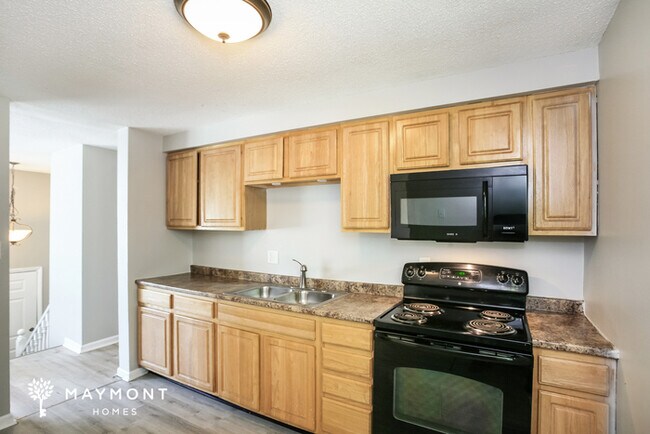 Building Photo - Lovely 3 Bedroom in Indianapolis