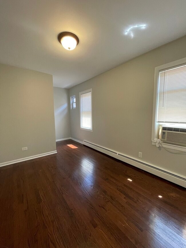 Building Photo - 7659 W Sunset Dr