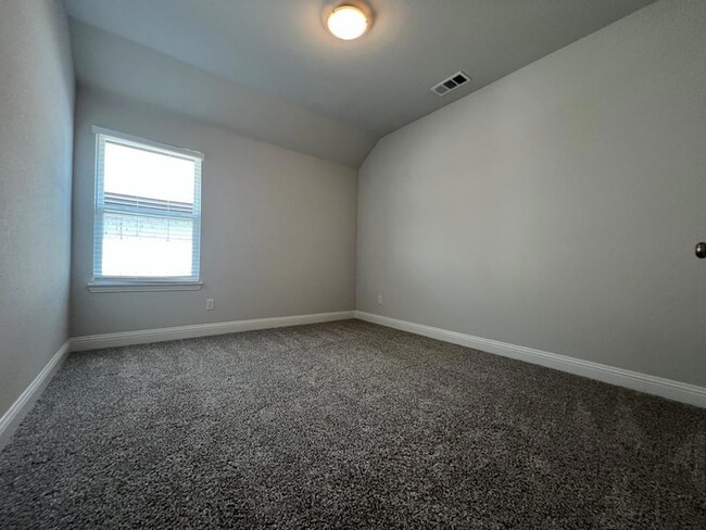 Building Photo - 609 Tartane Dr