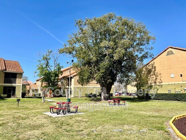 Building Photo - 401 Fountainhead Cir