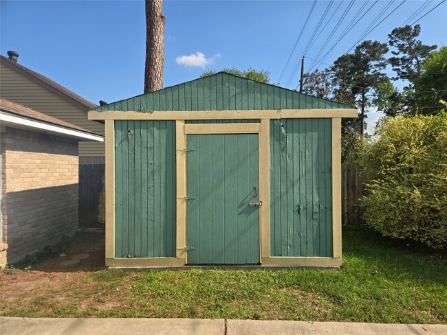 Building Photo - 22027 Rockgate Dr