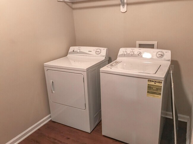 Building Photo - 122 Harden Rd