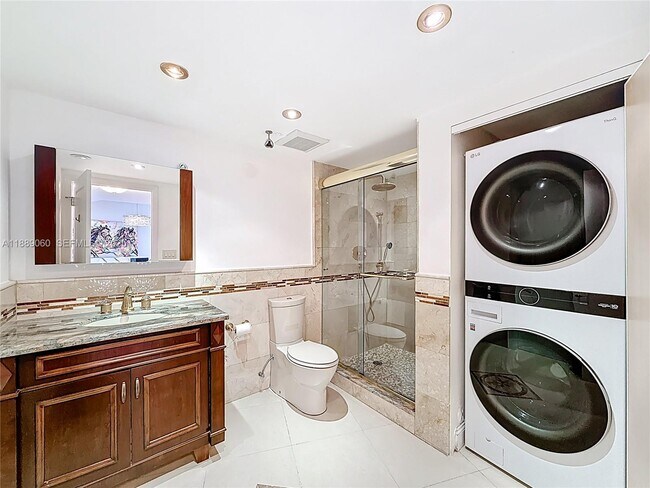 Building Photo - 1000 W Island Blvd