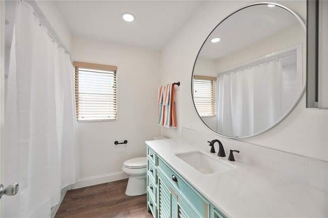 Building Photo - 456 Yacht Harbor Dr