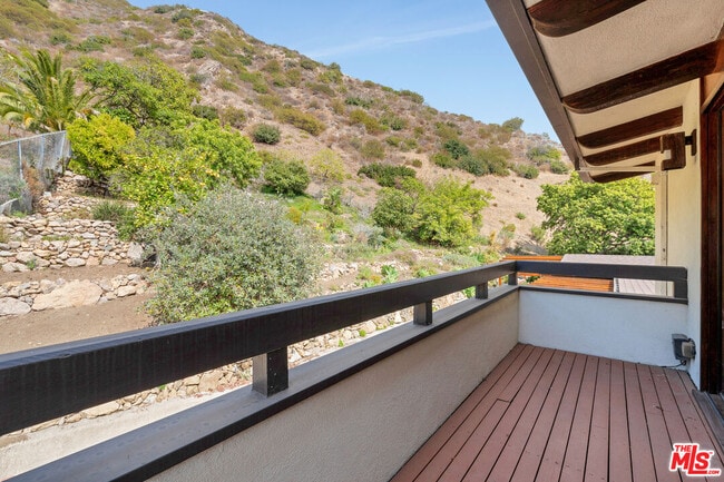Building Photo - 5942 Paseo Cyn Dr