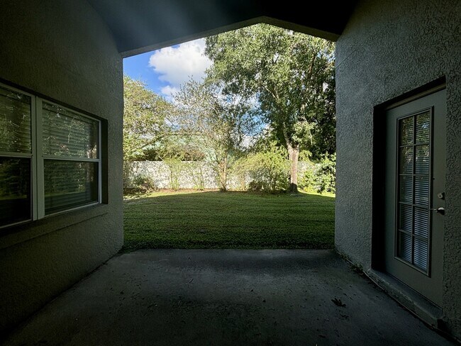 Building Photo - 2787 River Ridge Dr
