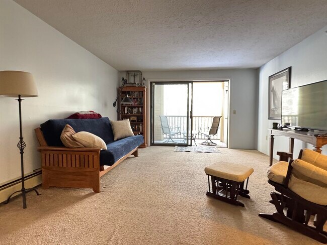 Building Photo - 19 Saco St