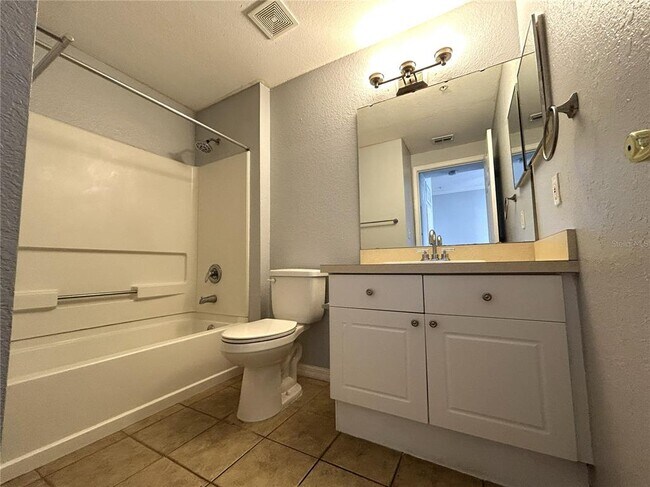 Building Photo - 141 Reserve Cir