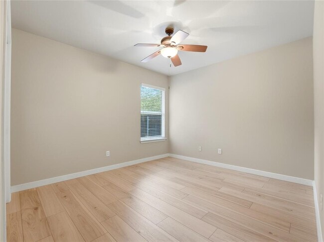 Building Photo - 1004 Downridge Dr