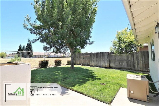 Building Photo - 22375 Rio Alto Dr