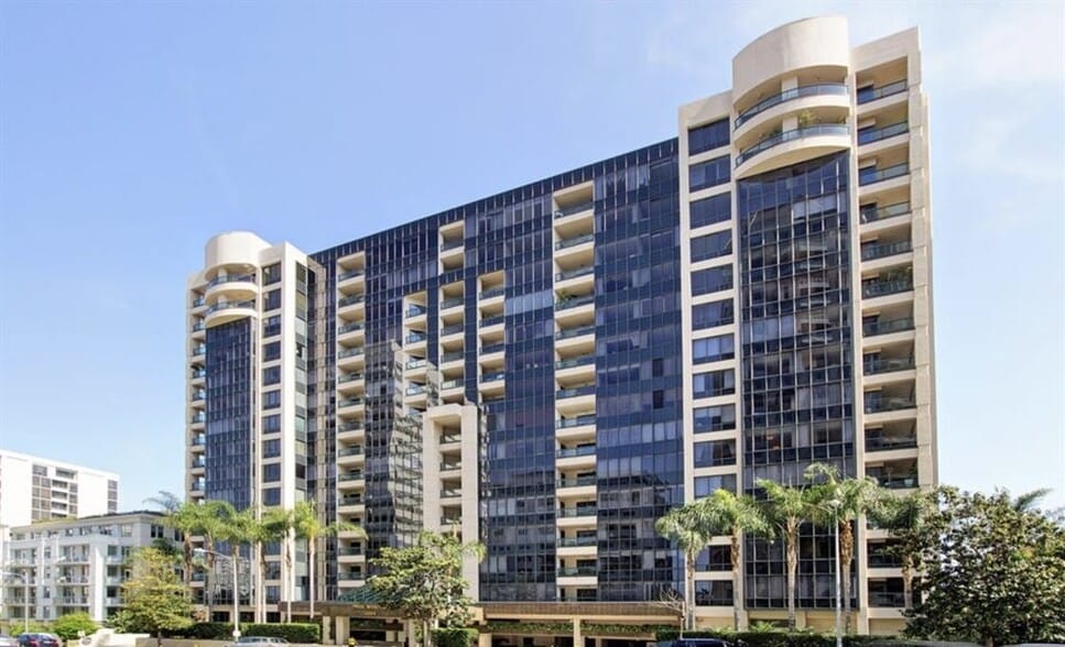 Building Photo - 10724 Wilshire Blvd