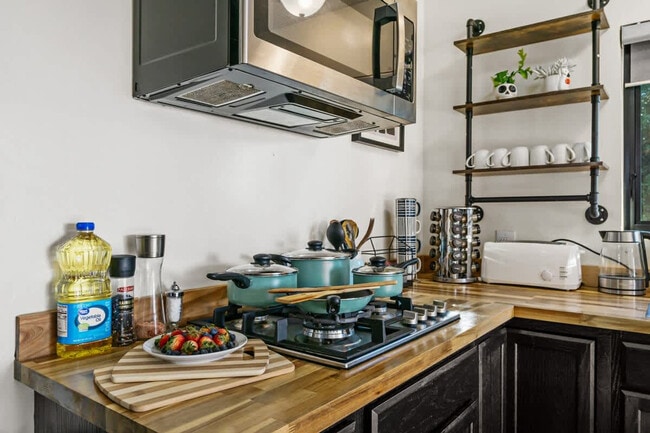 Building Photo - 5551 Churchward St