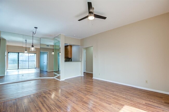 Building Photo - 2213 S Braeswood Blvd