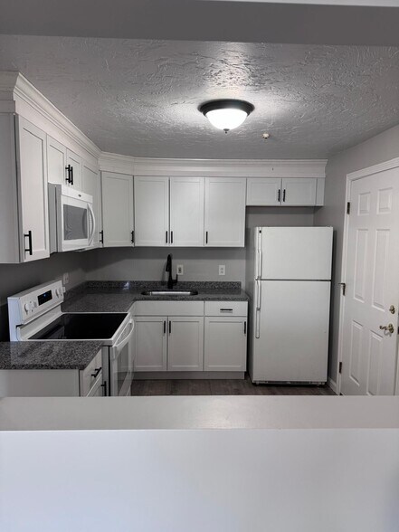 Building Photo - 51 Alvarado Ave