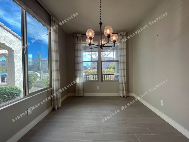 Building Photo - BEAUTIFUL 3 BEDROOM 2 BATHROOM HOME IN PEORIA