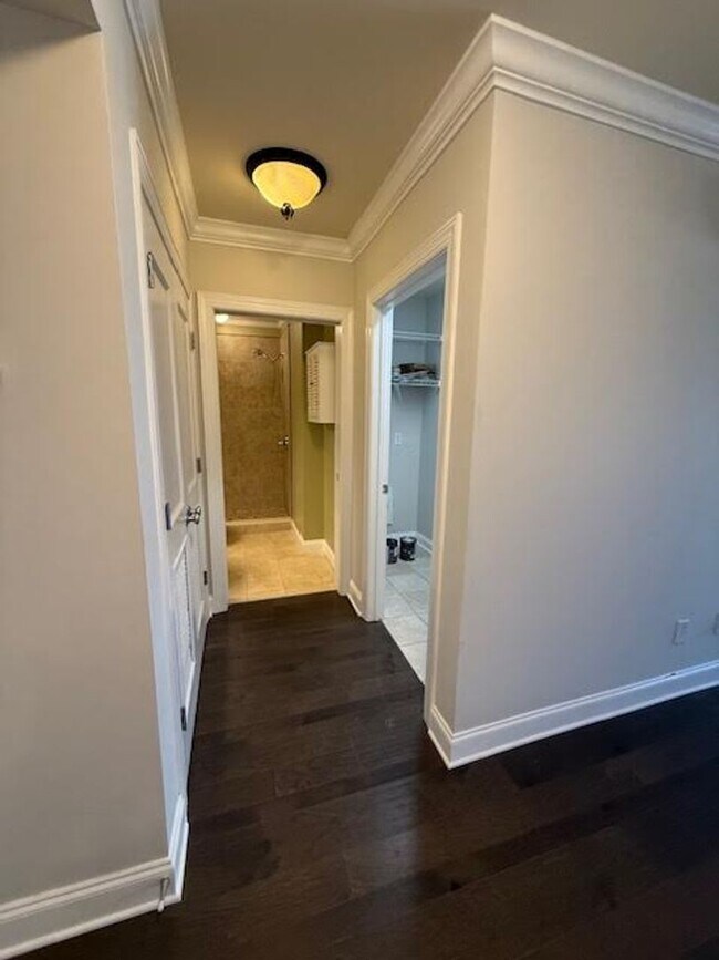 Building Photo - Experience the Heart of It All - at Mayfaire Townview!