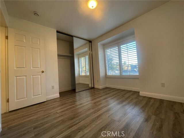 Building Photo - 1830 N Vineyard Ave