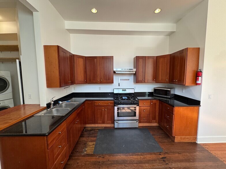 Building Photo - 3339 20th St