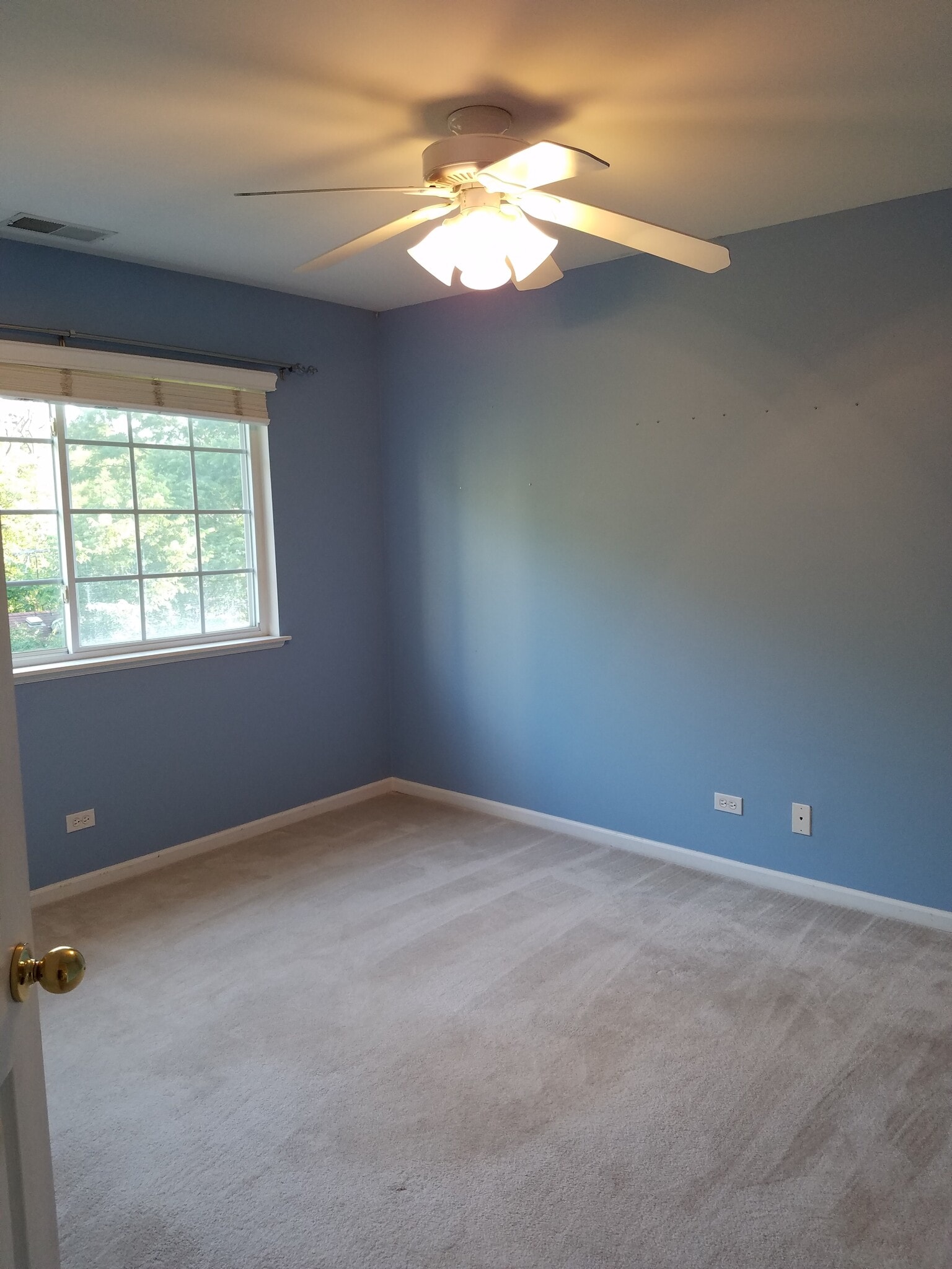 2nd bedroom - window - 135 Patrick Ave