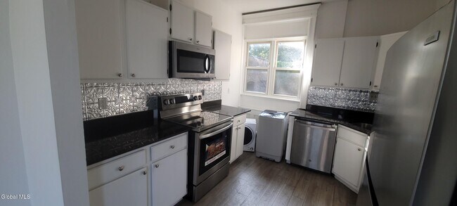 Building Photo - 9 St Joseph's Terrace