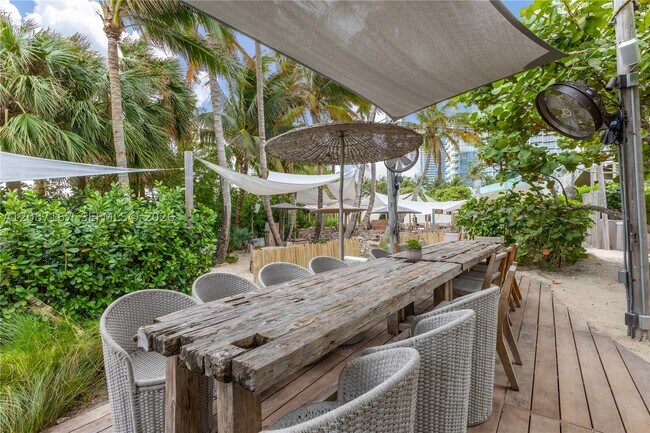 Building Photo - 2301 Collins Ave