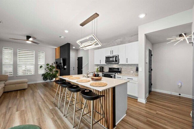 Building Photo - 8013 Mellencamp Dr