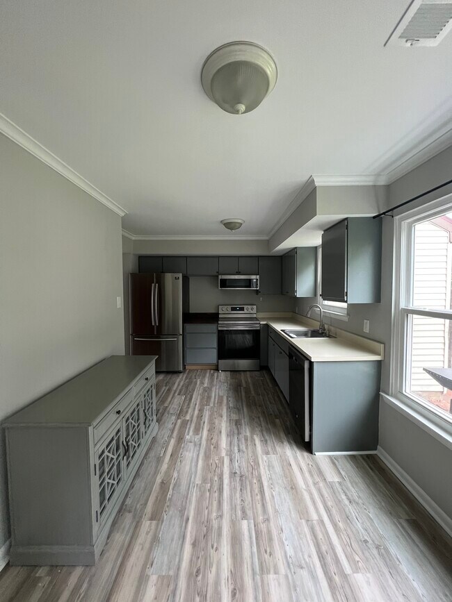 Building Photo - 131 Cypress Dr