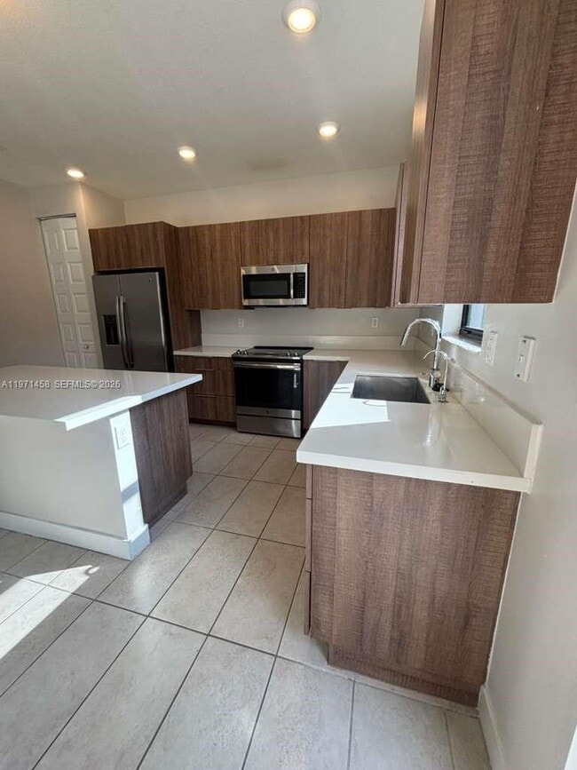 Building Photo - 8058 NW 105th Ct