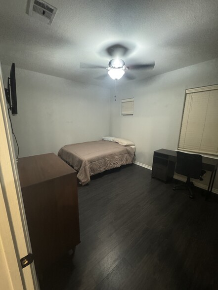 Building Photo - 3108 Cullen Trl