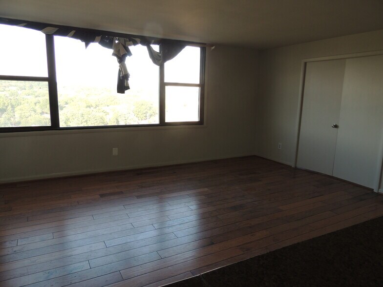 Building Photo - 4600 Duke St