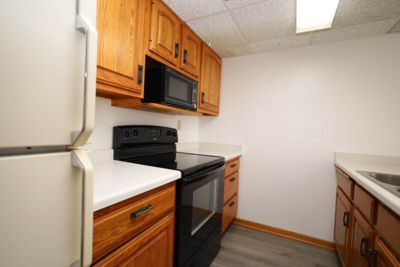 Building Photo - 220 Broadway Ave S