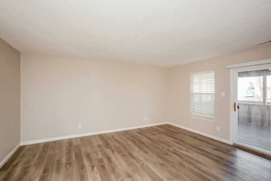 Building Photo - 6762 Kinnerton Dr