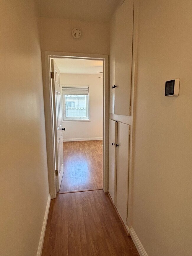 Building Photo - Spacious 3-Bedroom Home with Backyard & 2-Car Garage in Lakewood