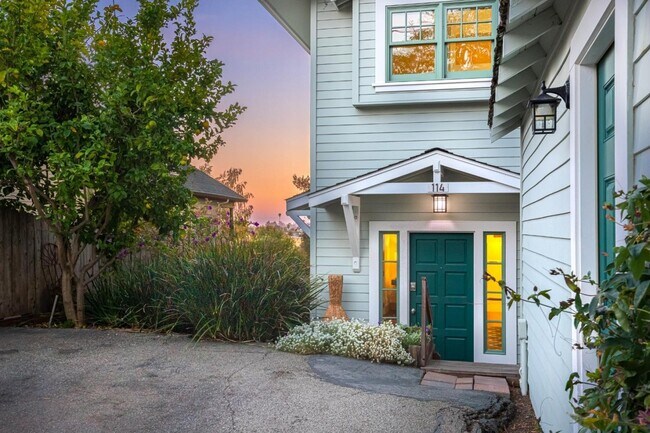 Building Photo - 114 Fairbanks St