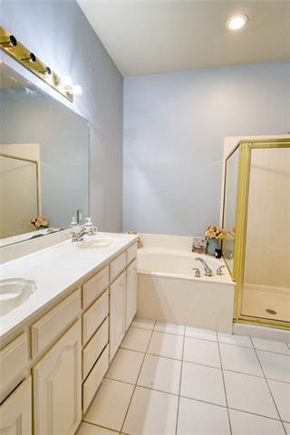 Building Photo - 8755 Sunset Trace Dr