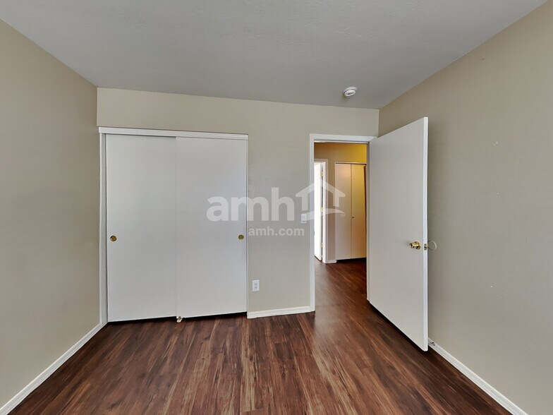 Building Photo - 11967 W Granada Rd