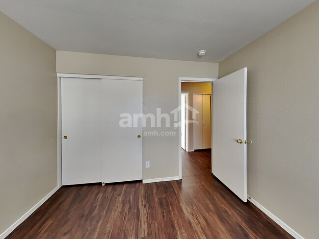 Building Photo - 11967 W Granada Rd