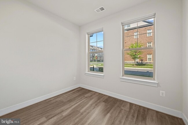 Building Photo - 148 Stowe Dr